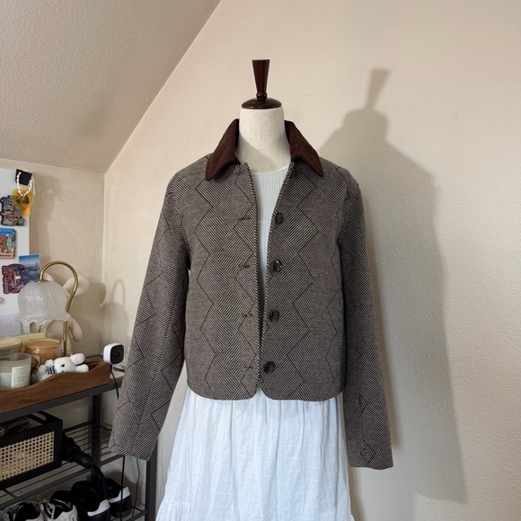 Elegant Brown Herringbone Blazer - Picture 5 of 7